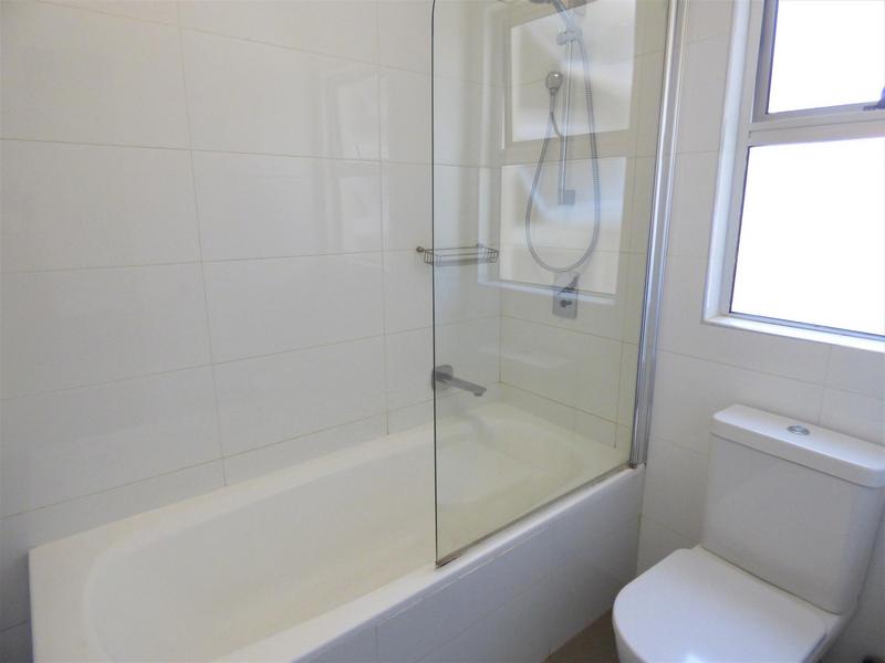 To Let 3 Bedroom Property for Rent in Green Point Western Cape